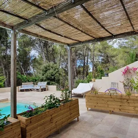 Mas De La Fadeto Bed & Breakfast Les Baux-de-Provence